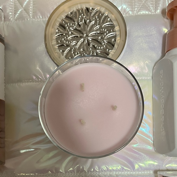 BATH & BODY WORKS NWT AUTHENTIC DISCONTINUED “PURE WONDER” SCENT GIFT BAG SET - Picture 7 of 14